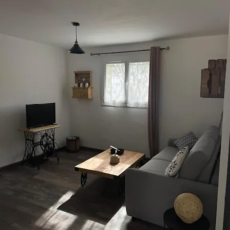 Nyaraló Dependance Neuve Et Lumineuse Au Coeur Du Luberon *