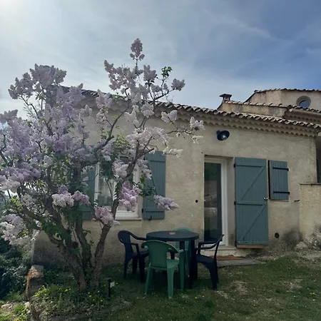 Dependance Neuve Et Lumineuse Au Coeur Du Luberon Tatil Evi *